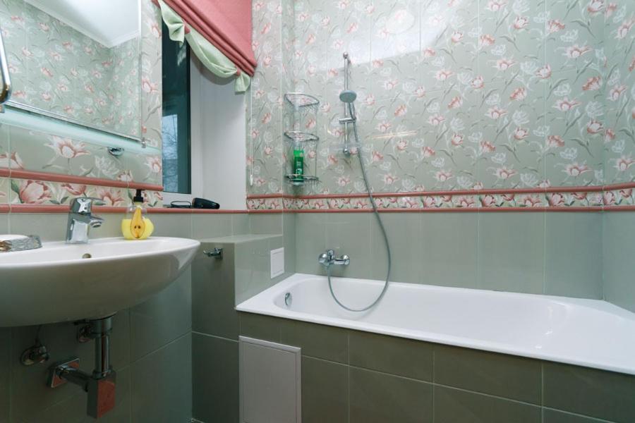 Three-Room Apartments At The Polytechnic Institute Kiev Luaran gambar