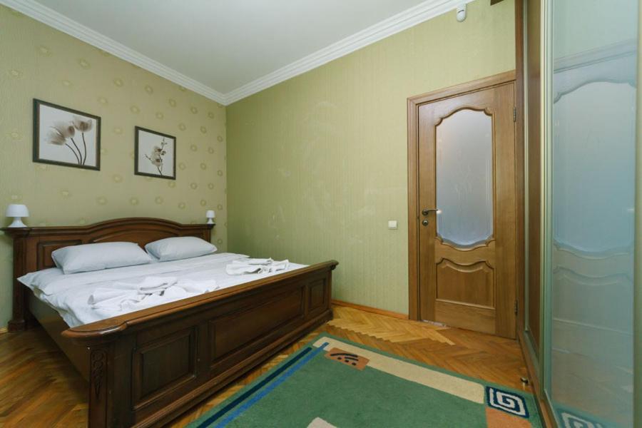 Three-Room Apartments At The Polytechnic Institute Kiev Luaran gambar